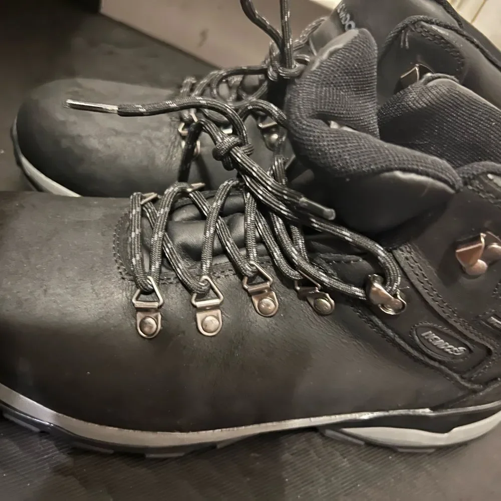 Nevados Men's Naturelo Mid Ankle Hiking Boots Color Grey Size 10.5 US